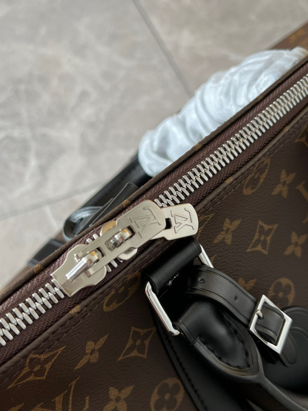 l0*is V*t0n keepall 45