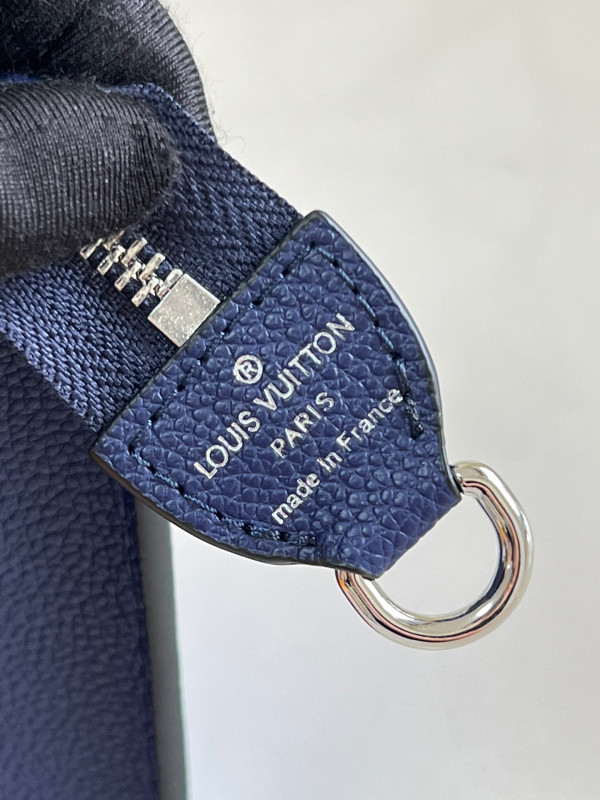 l0*is V*t0n gaston wearable