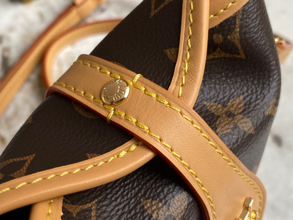 l0*is V*t0n fold me pouch