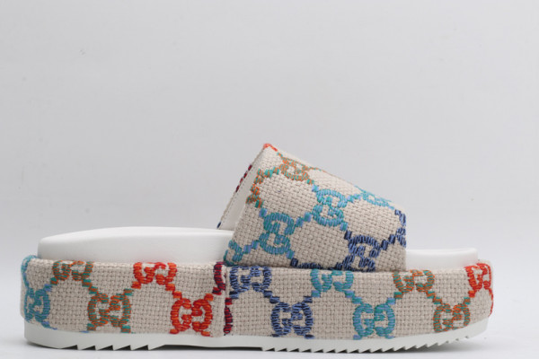 G*u*i platform slide sandal