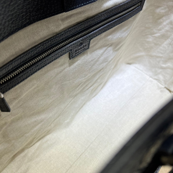 G*u*i ophidia medium tote with web