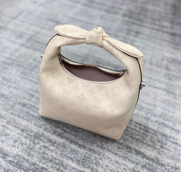 l0*is V*t0n why knot pm