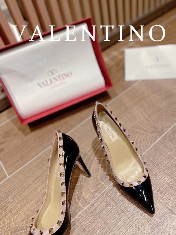 VALENTINO ROCKSTUD HIGH HEELS