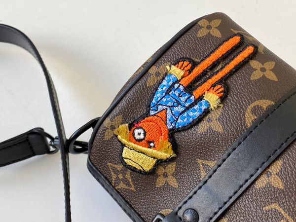 l0*is V*t0n nano leepall