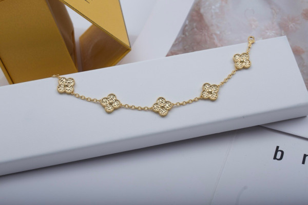 V*N CL*F&arpels perlée bracelet