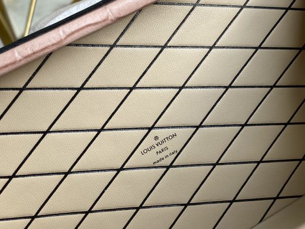 l0*is V*t0n petite malle