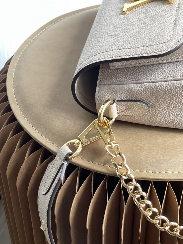 l0*is V*t0n lockme tender