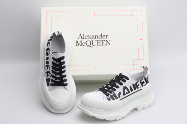 ale*d*r M*Q*en tread slick lace up