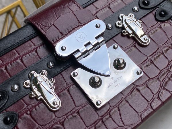 l0*is V*t0n petite malle