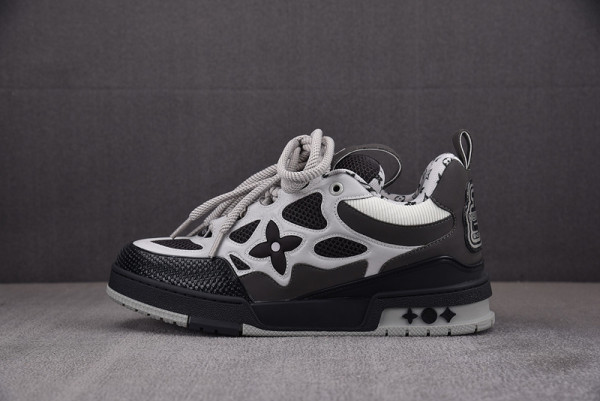 l0*is V*t0n sneakers