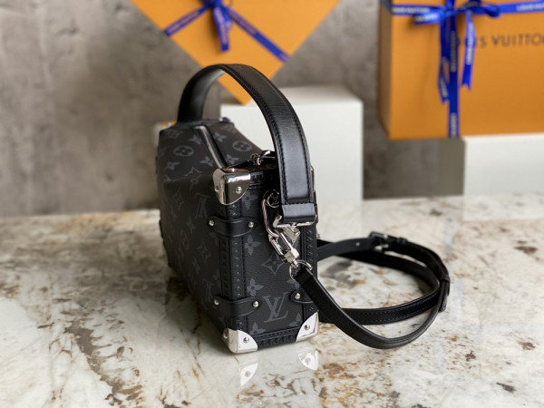 l0*is V*t0n side trunk mm