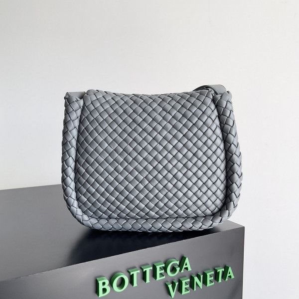 bo*te*ga Ve*ne*ta  small cobble shoulder bag