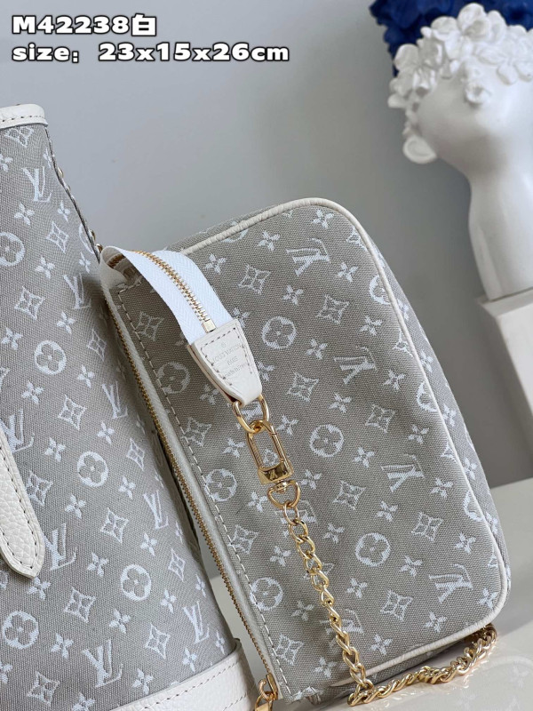 l0*is V*t0n nano bucket