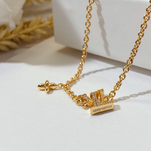 l0*is V*t0n bracelet