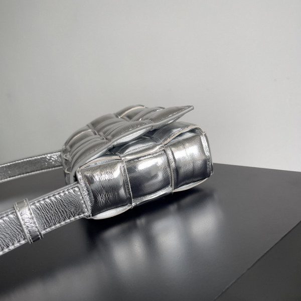 bo*te*ga Ve*ne*ta cassette