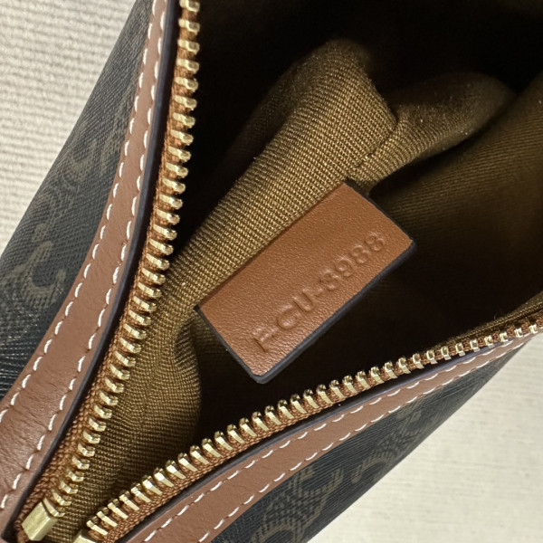 celin* heloise cuir triomphe bag in S*pple calfskin