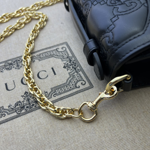 G*u*i gg matelassÉ small top handle bag