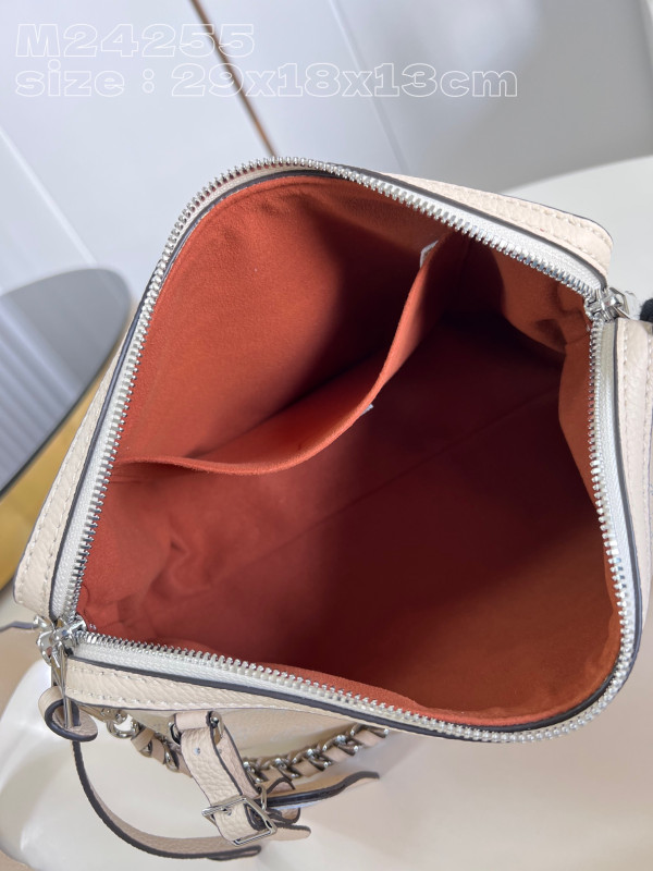 l0*is V*t0n hand it all pm - 29 x 18 x 13cm