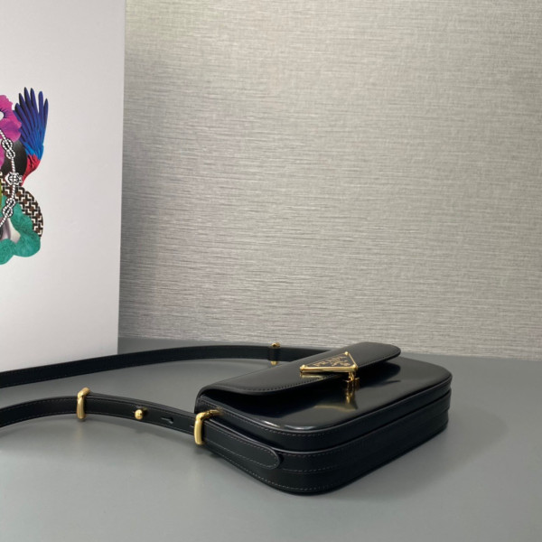 Pra*a patent bag-20.5*10.5*4cm