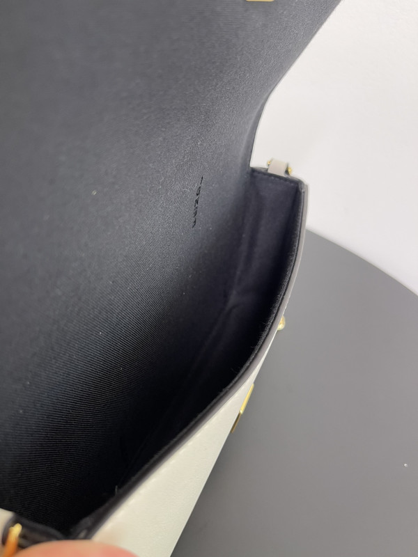 F**di graphy bag-22*5*11cm