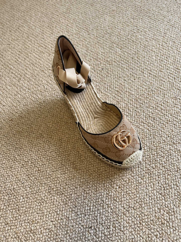 G*u*i leather platform espadrille