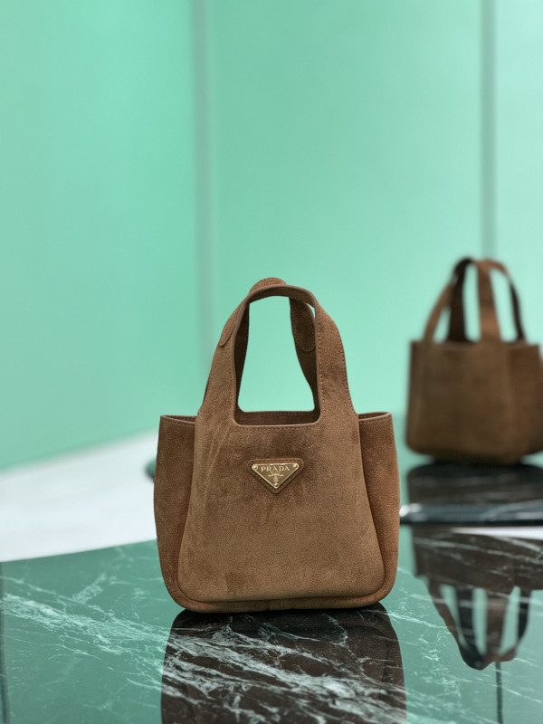 Pra*a woolen bucket bag-18*15.5*10cm