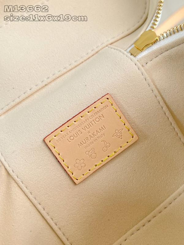 l0*is V*t0n vanity pouch-19 x 11.5 x 6.5 cm