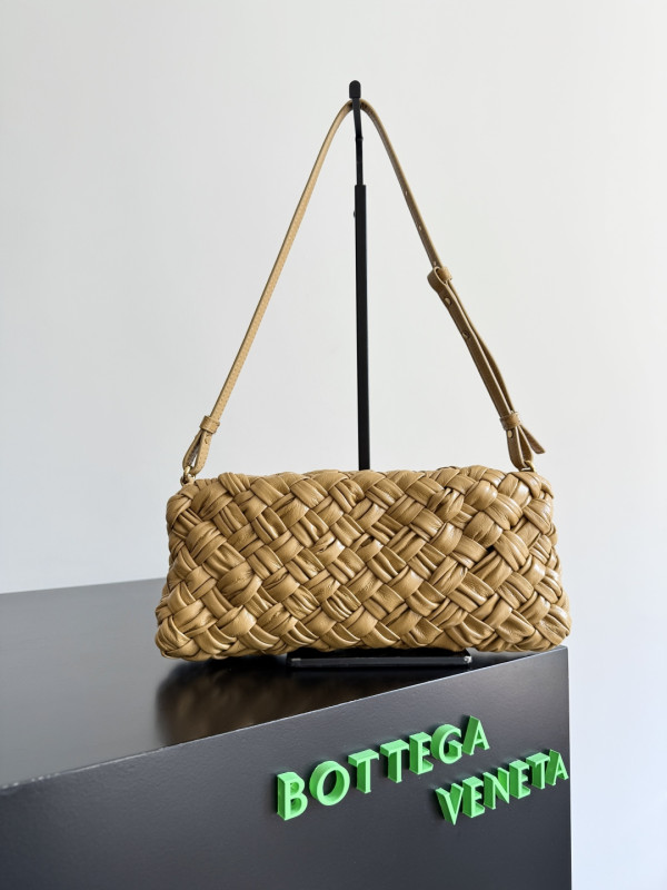 bo*te*ga Ve*ne*ta kalimero cha cha