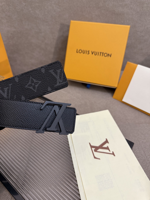 l0*is V*t0n men belt