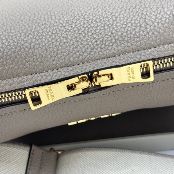 Pra*a small leather bag - 23*21*10cm