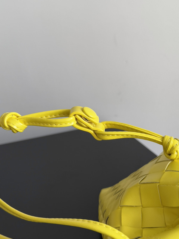 bo*te*ga Ve*ne*ta medium dustbag