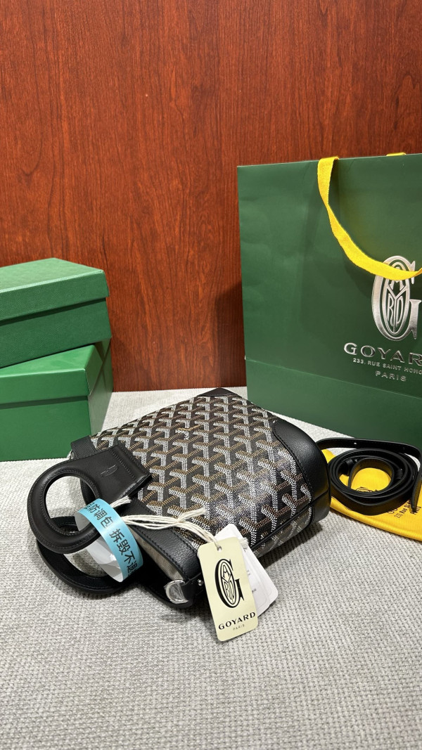 Go*ard beluga - 23×18.5×8cm