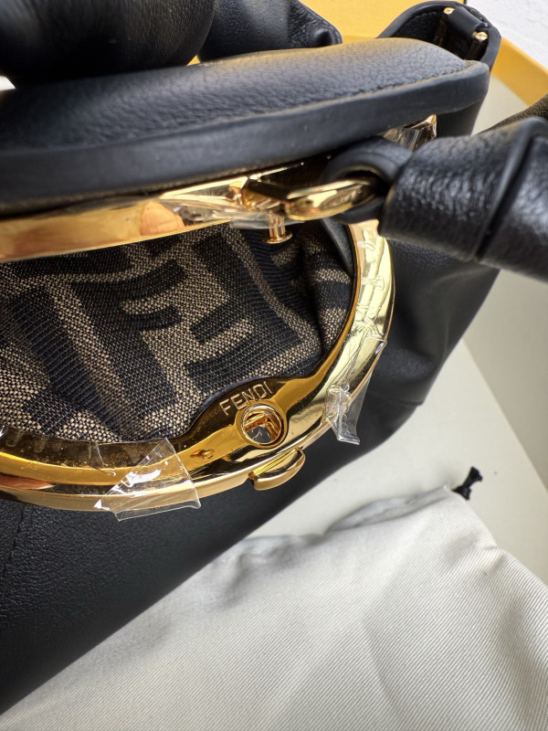 F**di spy small - 32*12*18cm